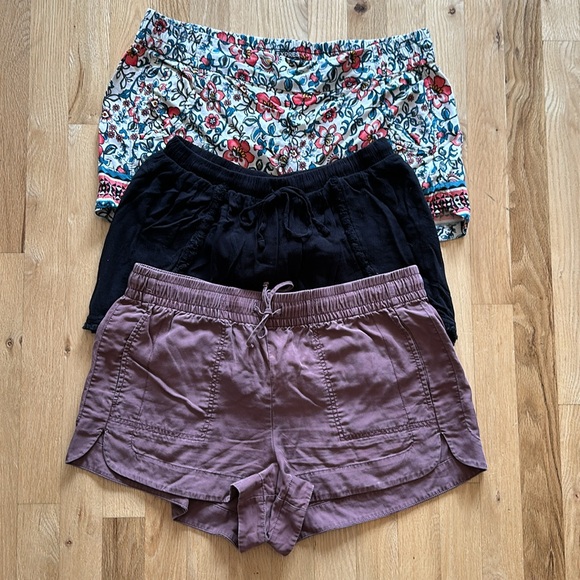 Bundle of 4 soft shorts - Medium - Picture 5 of 15